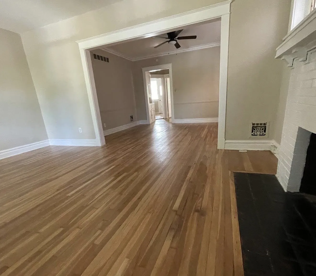1 bed, 1200 sqft, $1,200 — Photo 2