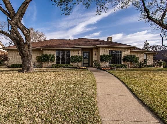 2nd image of 615 Villa Creek Dr