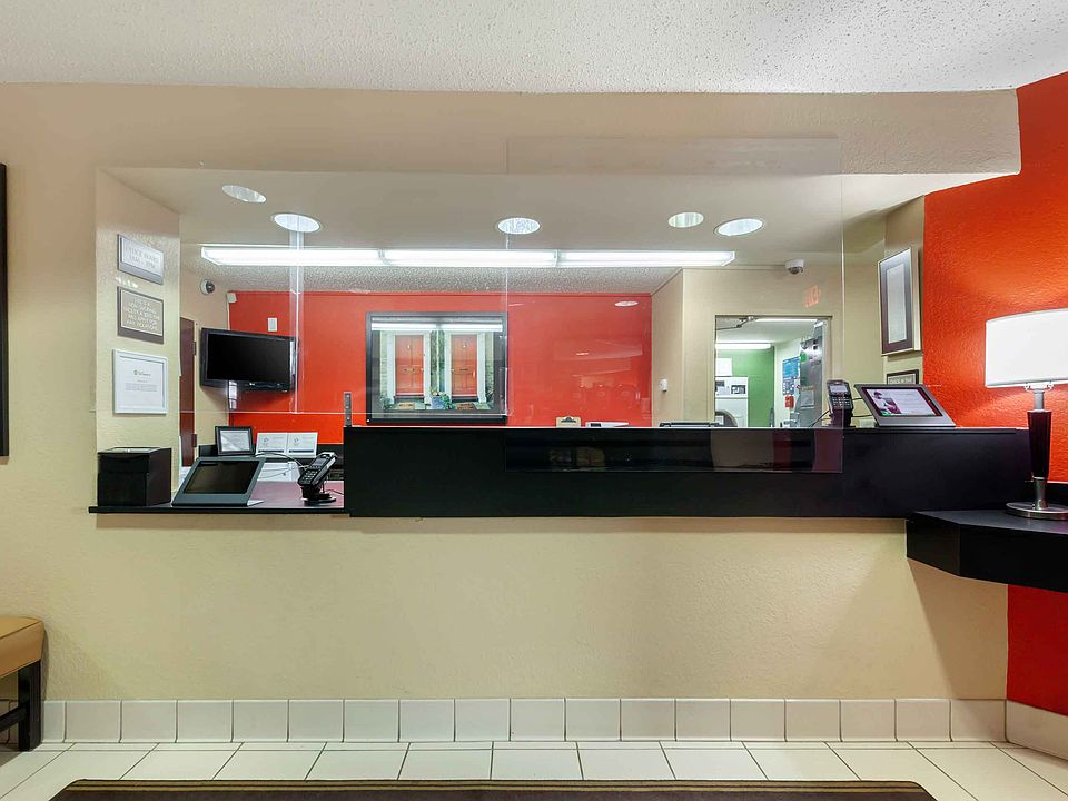 Lobby and Guest Check-in