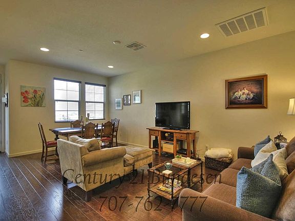 5th image of 339 Jacquelyn Ln