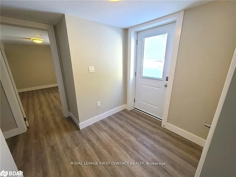 320 Mississaga St W #2 — Photo 5
