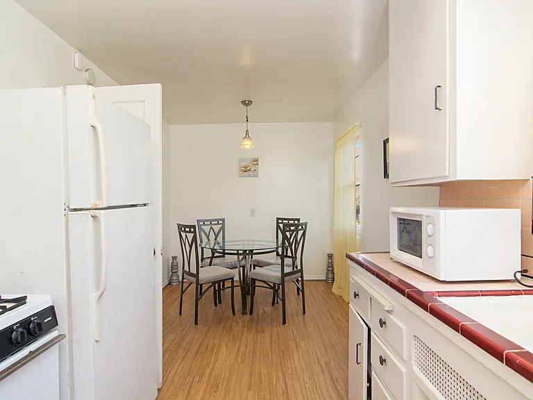 2043 Sunset Cliffs Blvd — Photo 8