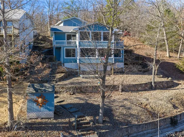 830 Shawnee View Dr, Sunrise Beach, MO 65079