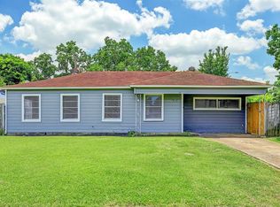 910 Trimm Ave, Pasadena, TX 77502