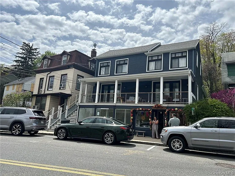 530 Piermont Ave — Photo 1