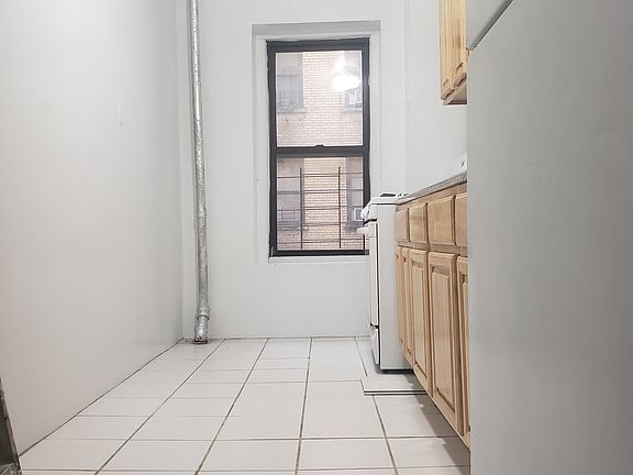 4th image of 481 Fort Washington Ave APT 3