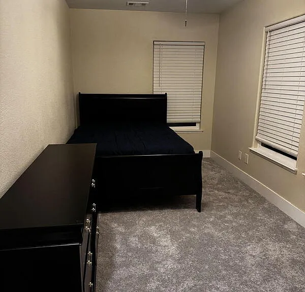 660 Greg Thatch Cir #6 — Photo 1