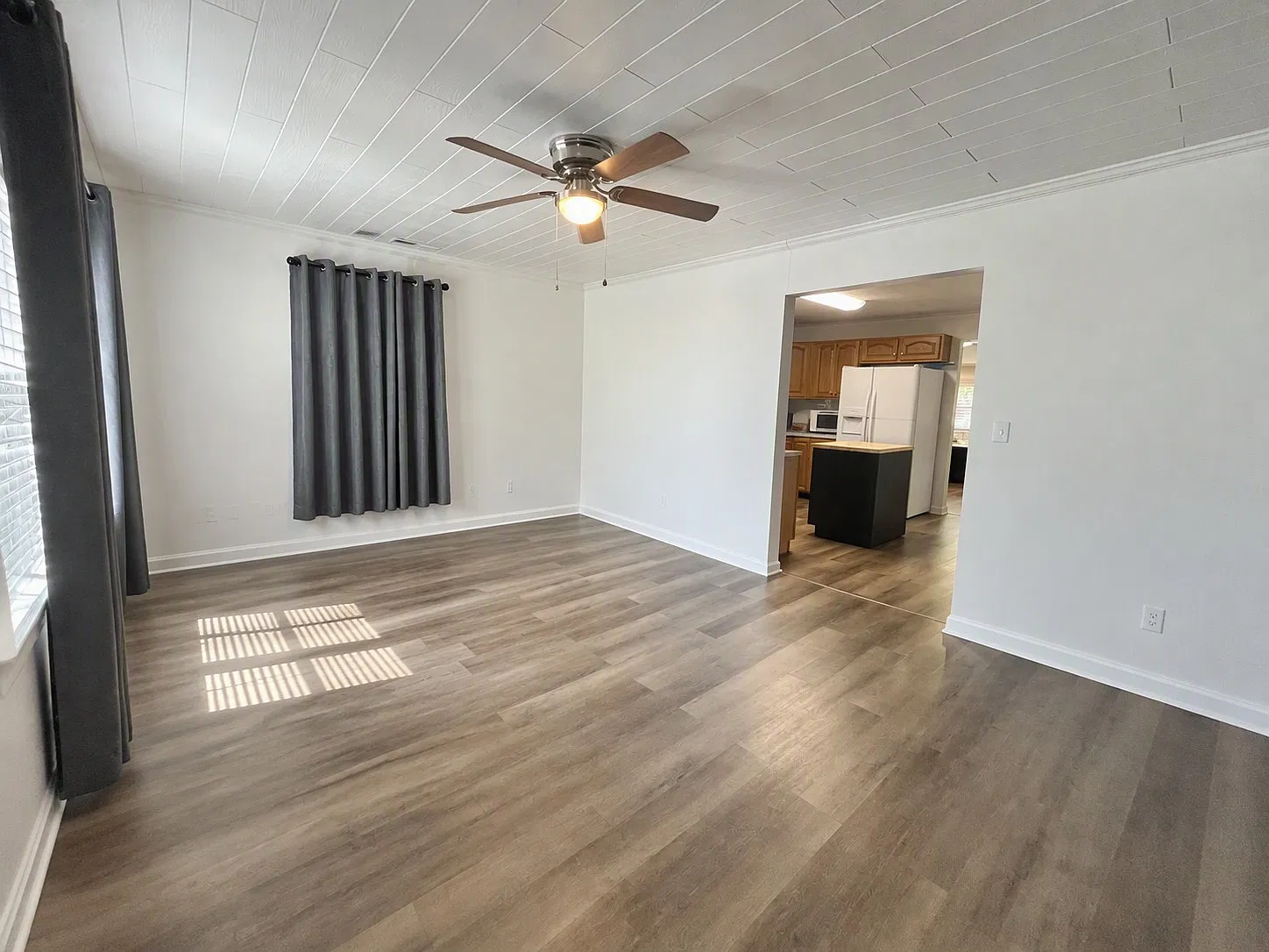 2 bed, 1.5 bath, 1036 sqft, $1,550 — Photo 4