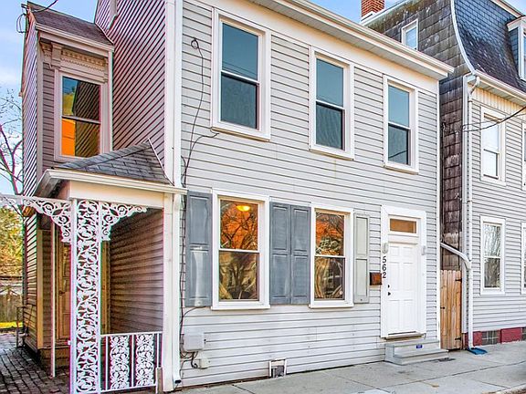 4th image of 562 W King St