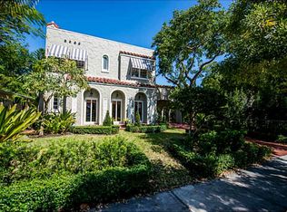 3555 Crystal Ct, Miami, FL 33133