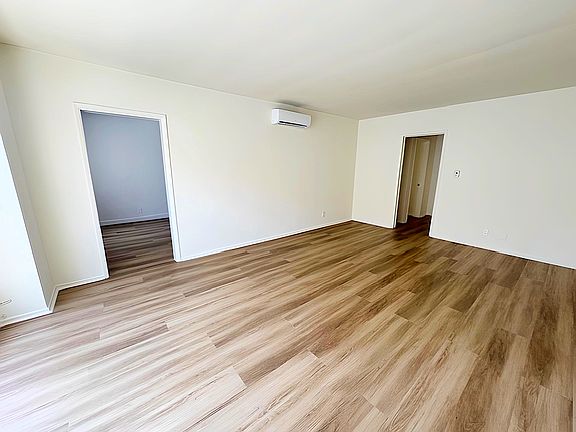4th image of 1253 N Laurel Ave APT 10