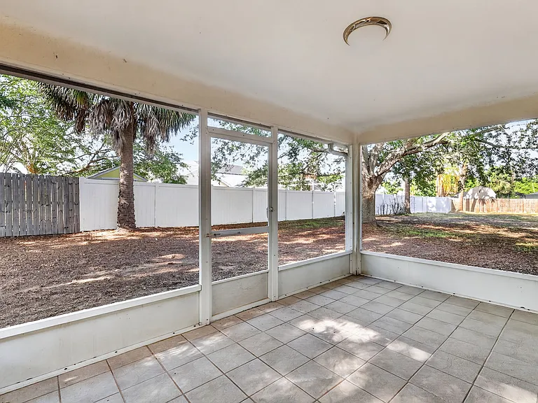 2294 Knollwood Dr — Photo 20