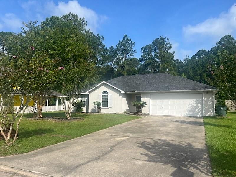 1st image of 302 Lake Forest Dr