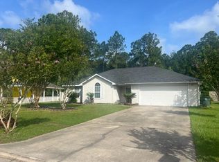 302 Lake Forest Dr, Kingsland, GA 31548