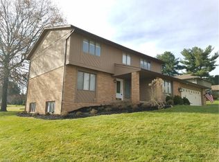332 Hillview Cir NW, Canton, OH