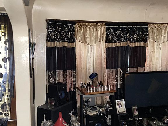 2nd image of 3419 W Juneau Ave #3421