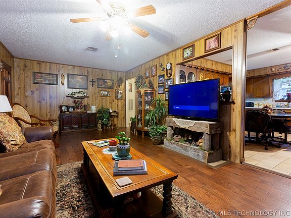 5th image of 105 W Mockingbird Ln
