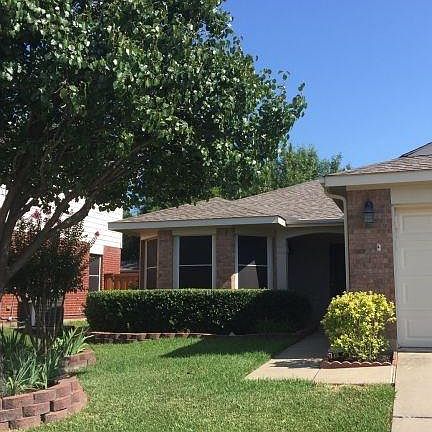 2nd image of 1599 Thornhill Ln