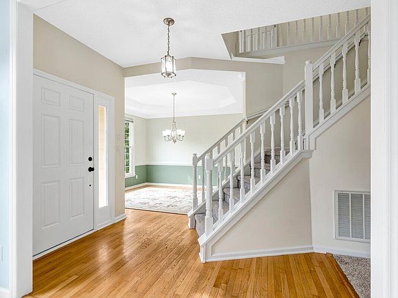 4th image of 103 Springberry Ct