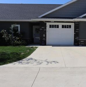 702 E Water St #2, Decorah, IA, 52101