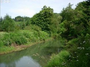 1343 Stearns Ln, Oakland, OR 97462