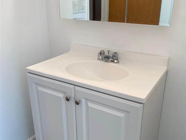 69 Inwood Rd #2 — Photo 10