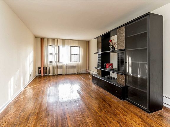 4th image of 1199 E Broadway APT J23