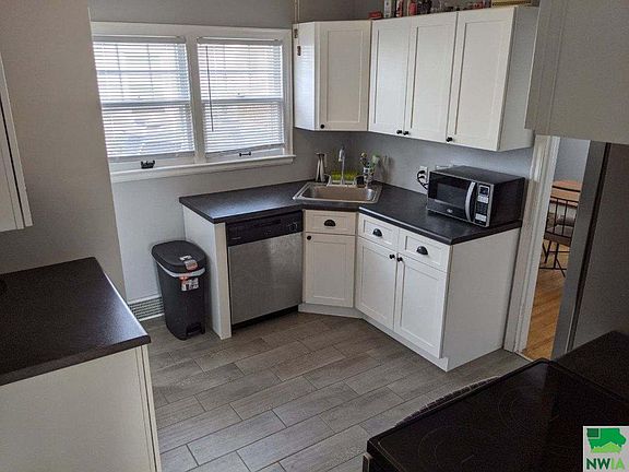 5th image of 2917 Center St