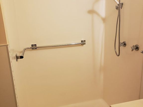 4th image of 1405 Gardenette Dr #3