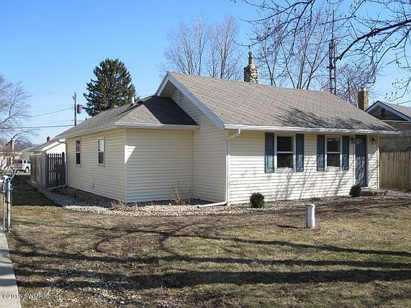 5th image of 2569 Lake Shore Dr