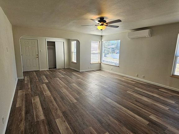4th image of 1122 W 11th St