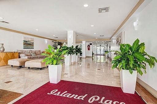 3rd image of 1455 N Treasure Dr APT 2R