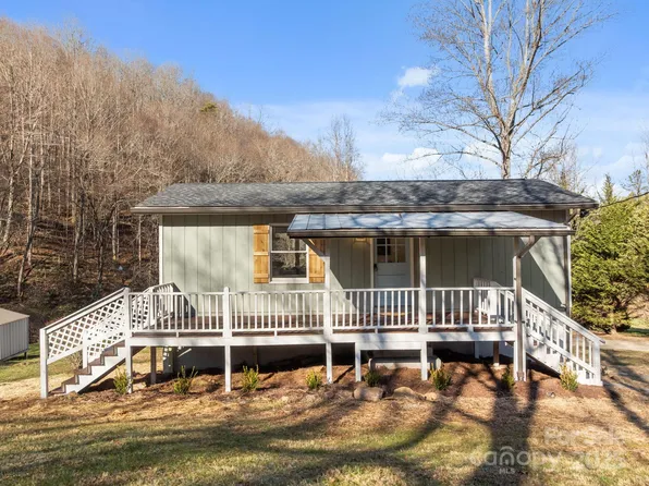 302 Cagle Cv, Sylva, NC 28779