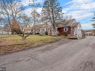 2787 N Charlotte St, Gilbertsville, PA 19525