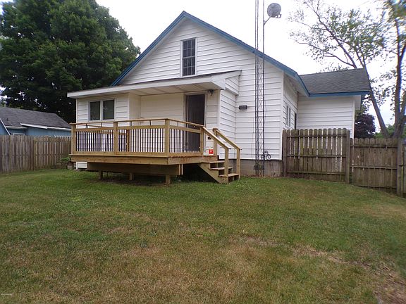 3rd image of 913 Chambers St