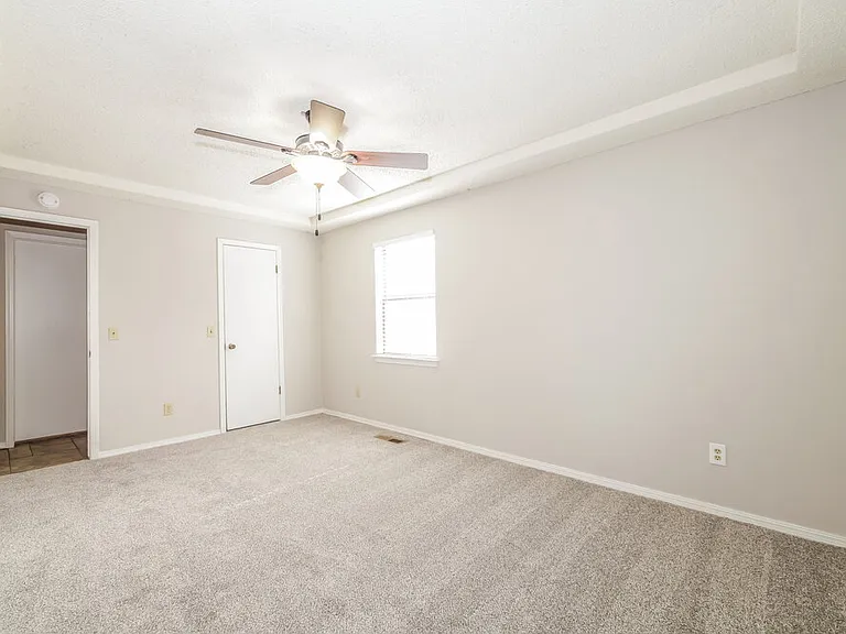 1074 Dover Mansion — Photo 9