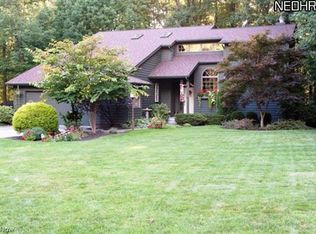 381 Woodbend Rd, Ravenna, OH 44266