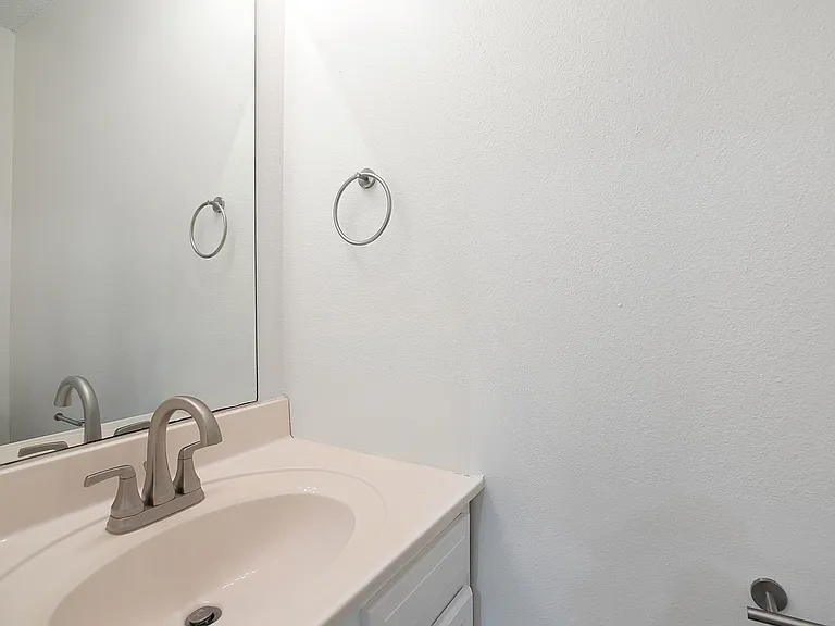 4766 Pontchartrain Dr — Photo 9
