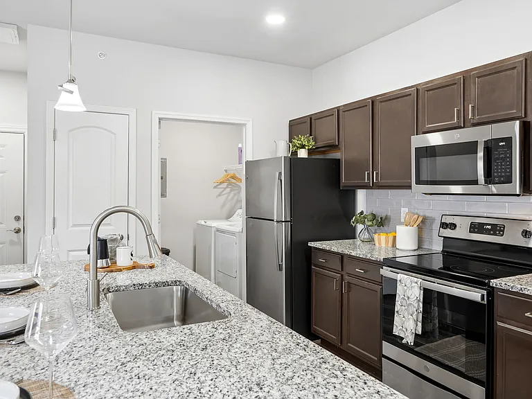 Sugar Creek Apartments — Photo 7
