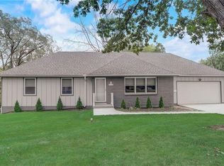 11007 Elmwood Ave, Kansas City, MO 64137