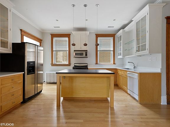 5th image of 3535 N Janssen Ave #3