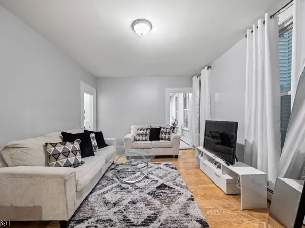 718 E 18Th St, Paterson City, NJ 07501