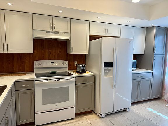 3rd image of 7580 92nd St APT 102D