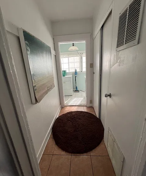 827 S Tremont St — Photo 9