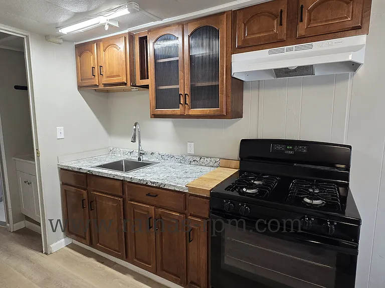 300 E 43rd St — Photo 4