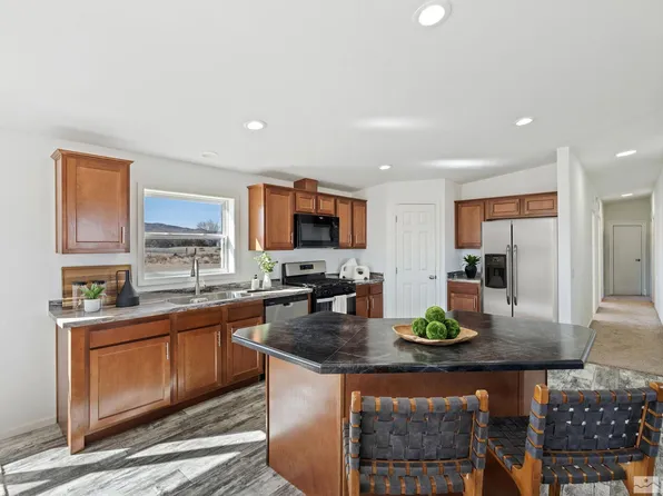 7515 Remington Rd, Silver Springs, NV 89429
