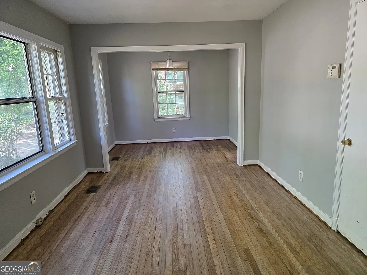 3 bed, 1.0 bath, 950 sqft, $1,295 — Photo 3