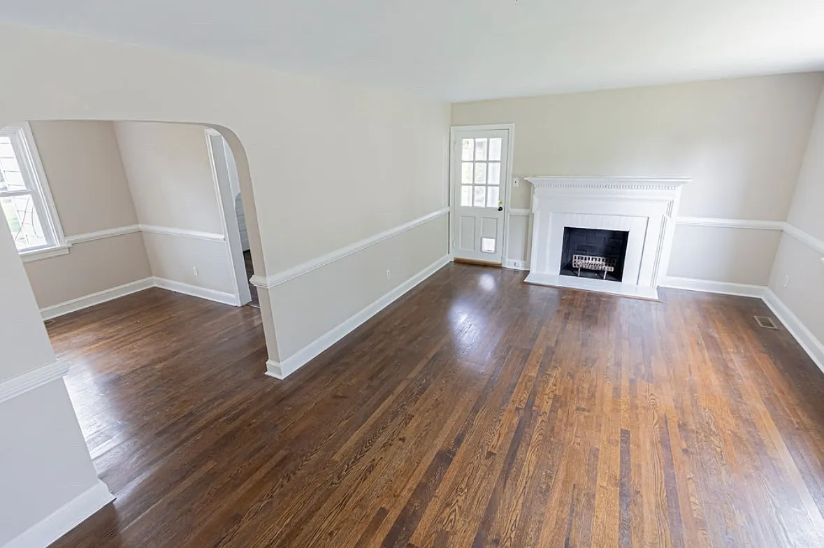 4 bed, 1919 sqft, $2,700 — Photo 2