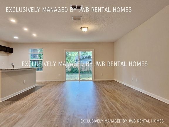 5th image of 3113 Rosselle St