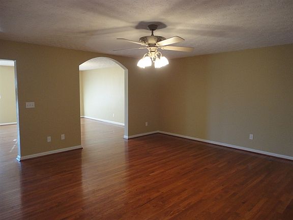 3rd image of 108 Arbor Glen Ct